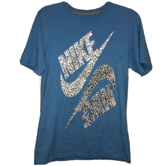 Nike Tops - ❤️Nike Small T-shirt